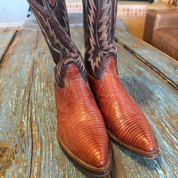 Classic Brown Cowboy Boots - Picture 4 of 9